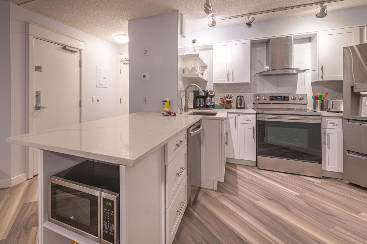 Luxurious One Bedroom For A Larger Family 162 *